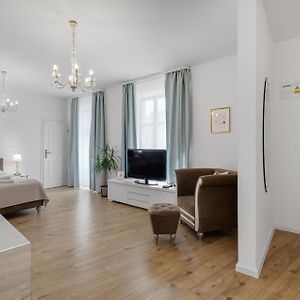 Deluxe Studio Apartment